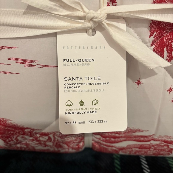 Pottery Barn Reversible Christmas Santa Toile Comforter & Shams NWT Rare HTF - Picture 7 of 8